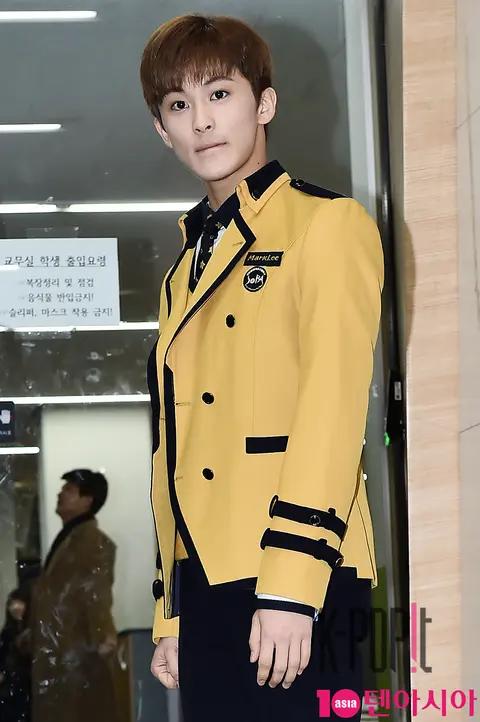 NCT, Mark — Seoul Performing Arts High School Graduation