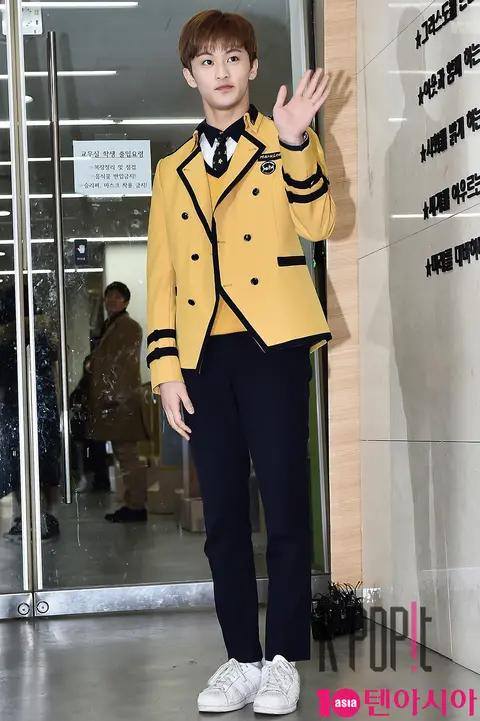 NCT, Mark — Seoul Performing Arts High School Graduation