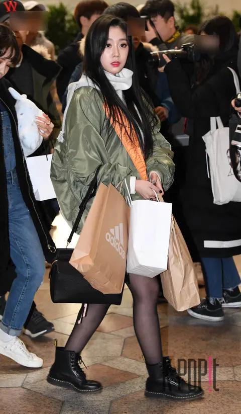 Lovelyz, Seo Ji-su — Airport
