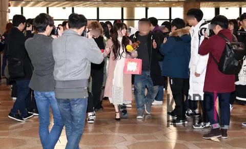 Lovelyz — Airport