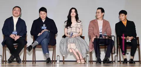 Group — Golden Slumber Talk Concert — 2018-02-12
