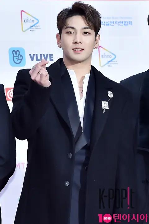 NU'EST W, Baek Ho — Gaon Chart Red Carpet