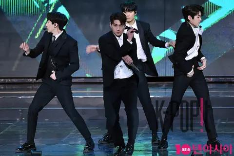 NU'EST W — Gaon Chart Red Carpet