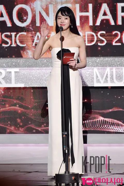 Seo Woo — Gaon Chart Red Carpet