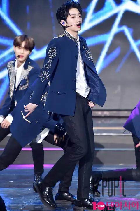 Wanna One, Lai Guanlin — Gaon Chart Red Carpet