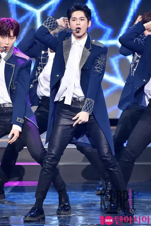Wanna One, Ong Seong-wu — Gaon Chart Red Carpet