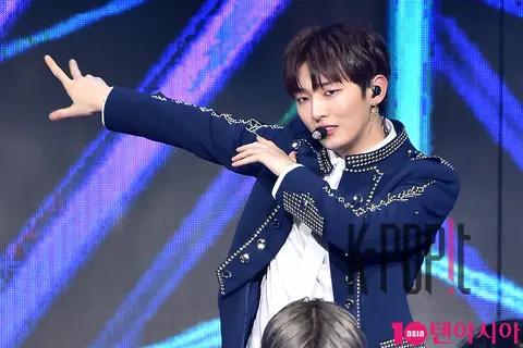 Wanna One, Yoon Ji-sung — Gaon Chart Red Carpet