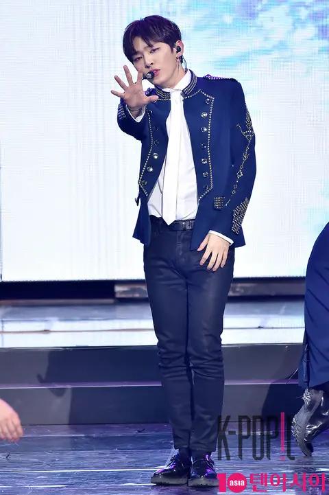 Wanna One, Yoon Ji-sung — Gaon Chart Red Carpet