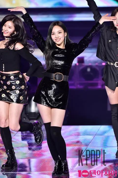 TWICE, Nayeon (TWICE) — Gaon Chart Red Carpet