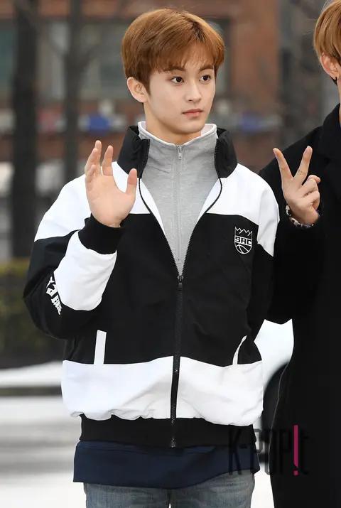 NCT U, Mark — Music Bank Arrival