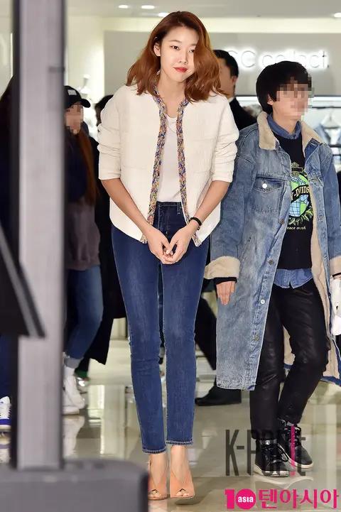 Han Hye-jin — Launch