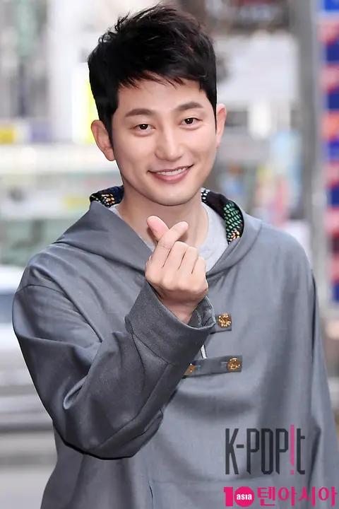 Park Si-hoo — My Golden Life Wrap Party