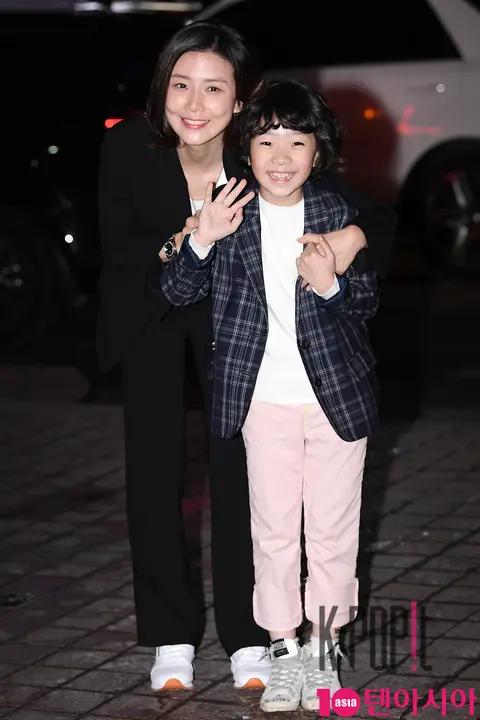 Lee Bo-young, Heo Yul — Mother Wrap Party
