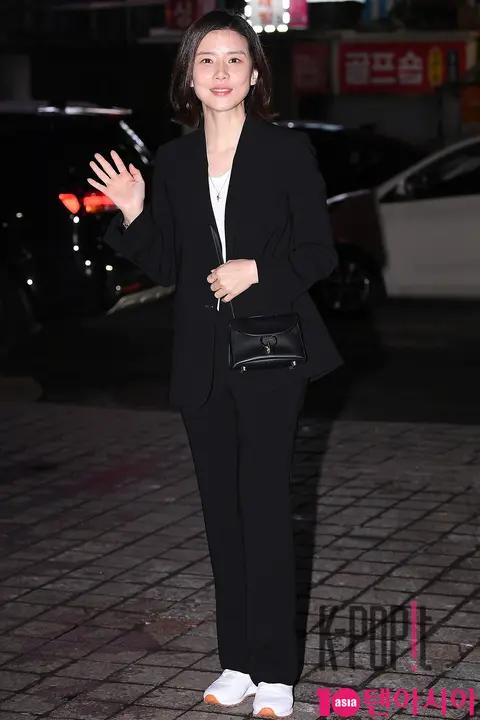 Lee Bo-young — Mother Wrap Party