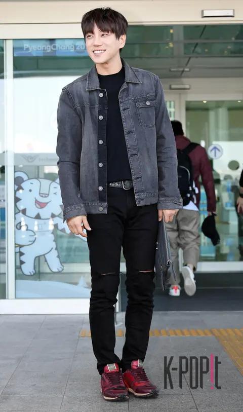 Hwang Chi-yeul — Airport
