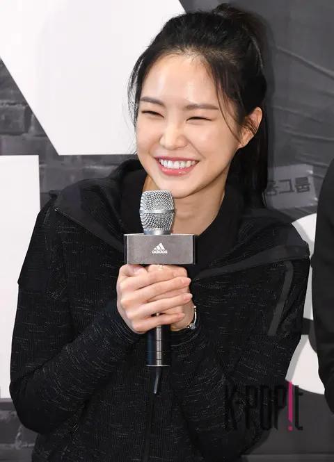 Apink, Son Na-eun — Special Meeting with Olympic Medalists