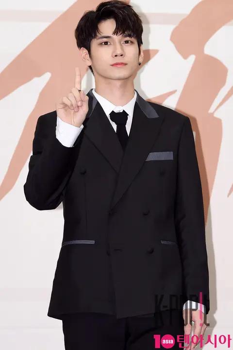 Wanna One, Ong Seong-wu — Wanna One Press Conference