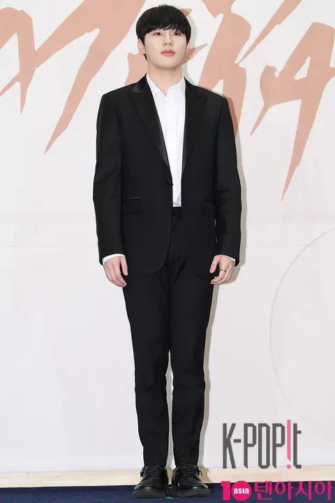 Wanna One, Ha Sung-woon — Wanna One Press Conference