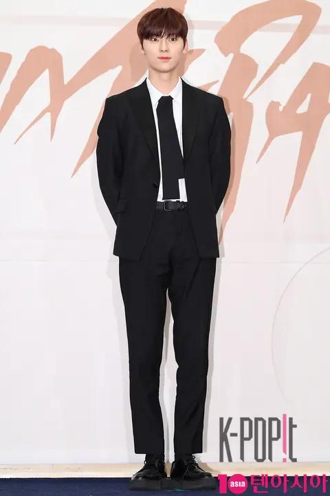 Wanna One, Hwang Min-hyun — Wanna One Press Conference