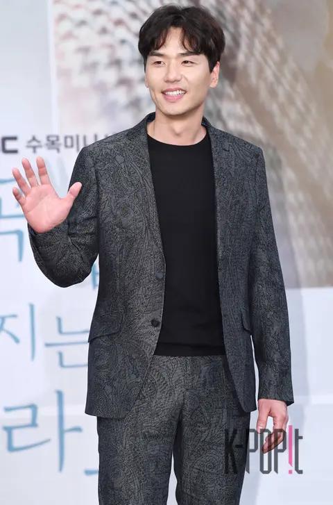 Kim Tae-hun — Let's Hold Hands and Watch the Sunset Production Briefing