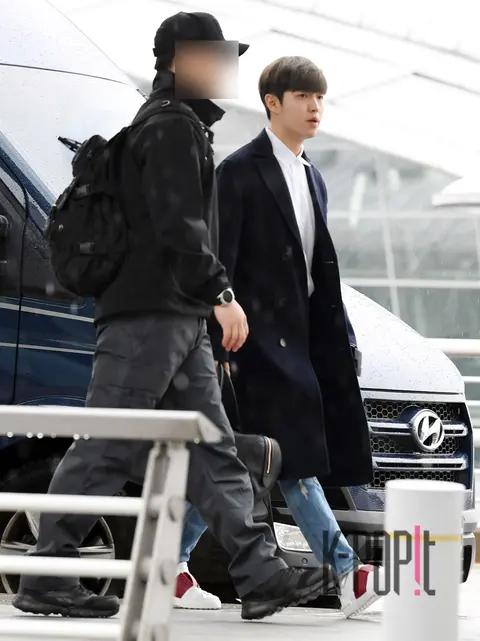 Wanna One, Kim Jaehwan — Airport
