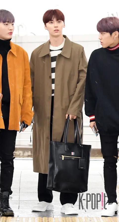 Wanna One, Hwang Min-hyun — Airport