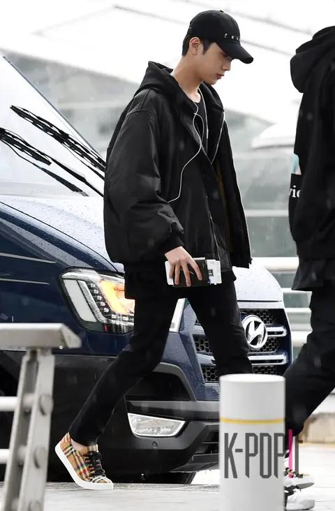 Wanna One, Lai Guanlin — Airport