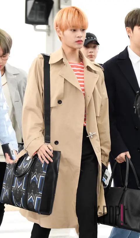 Wanna One, Lee Dae-hwi — Airport