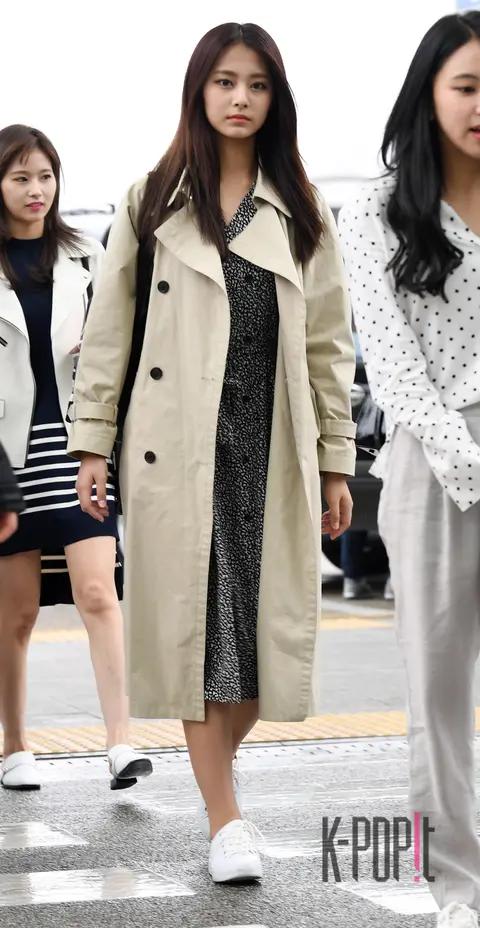 TWICE, Tzuyu (TWICE) — Airport