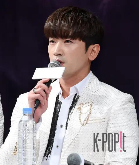 SHINHWA, Lee Minwoo — SHINHWA Press Conference