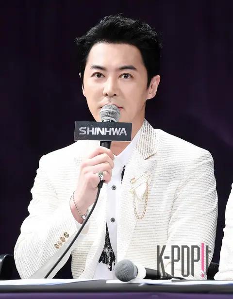 SHINHWA, Jeon Jin — SHINHWA Press Conference