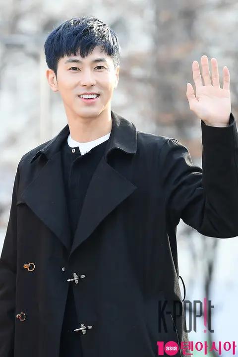 TVXQ, Yunho (TVXQ) — Music Bank Arrival