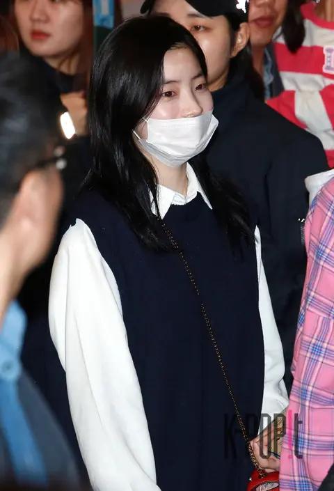 TWICE, Dahyun (TWICE) — Airport