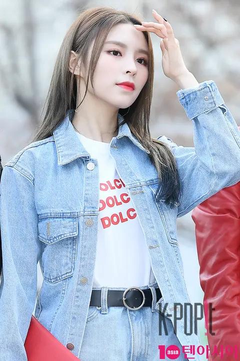 CLC, Elkie — Music Bank Arrival