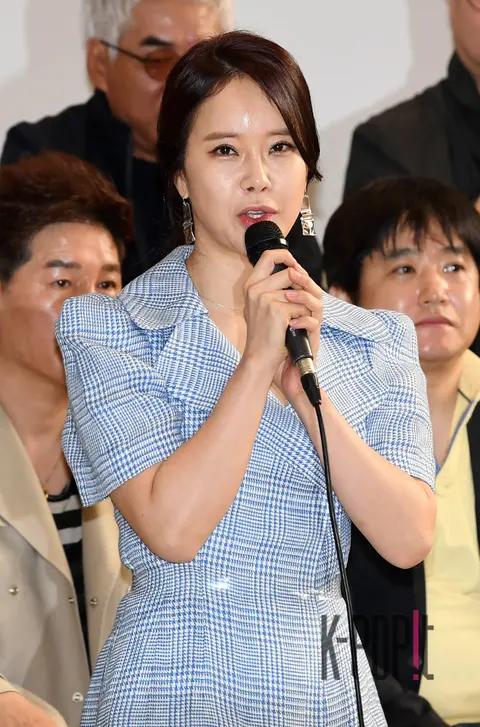 Baek Ji-young — Airport Pyongyang Concert