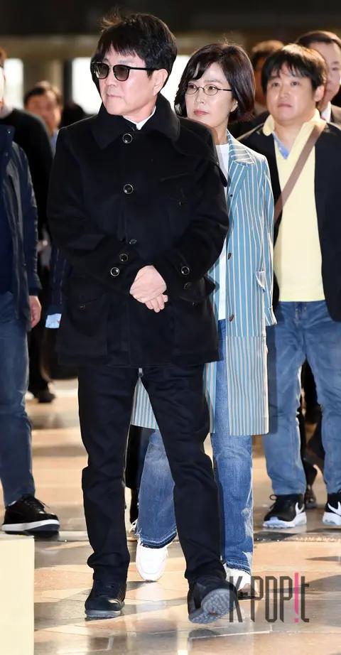 Jo Yong-pil, Lee Sun-hee — Airport Pyongyang Concert