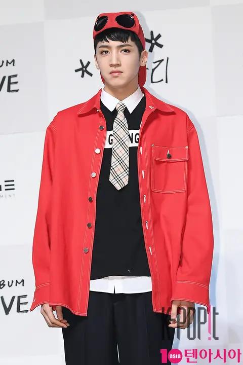 PENTAGON, Woo-seok — PENTAGON Showcase