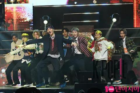 PENTAGON — PENTAGON Showcase