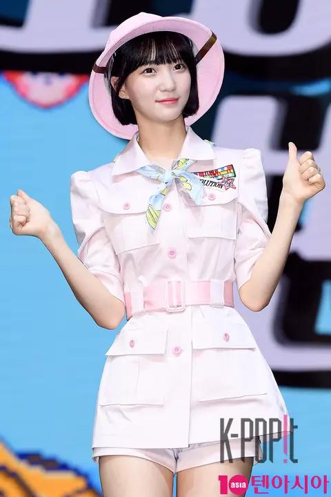 Banhana (OH MY GIRL), Bini — OH MY GIRL Showcase