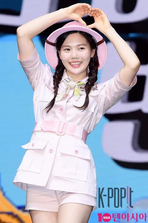 Banhana (OH MY GIRL), HyoJung — OH MY GIRL Showcase
