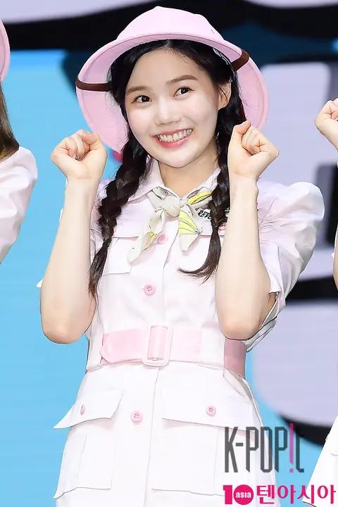Banhana (OH MY GIRL), HyoJung — OH MY GIRL Showcase