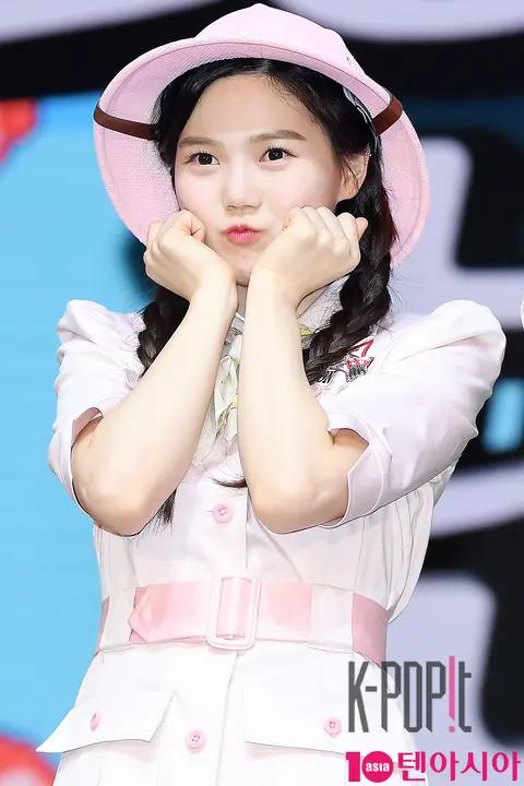 Banhana (OH MY GIRL), HyoJung — OH MY GIRL Showcase