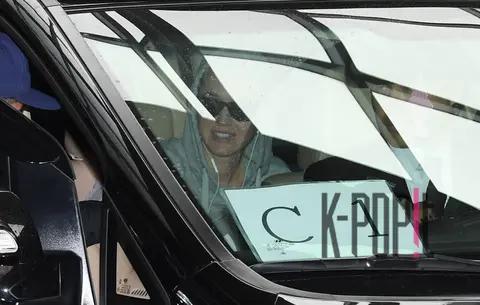 Katy Perry — Airport