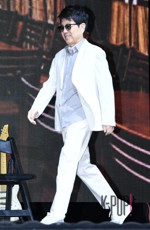 Jo Yong-pil — Cho Yong-pil Showcase