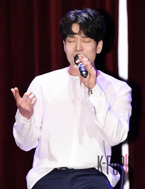 2AM, Lee Chang-min — Lee Chang-min Showcase