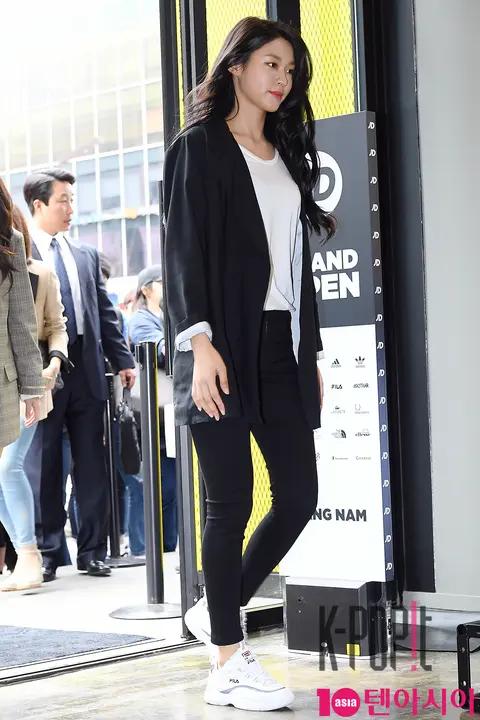 AOA, Seolhyun (AOA) — Launch