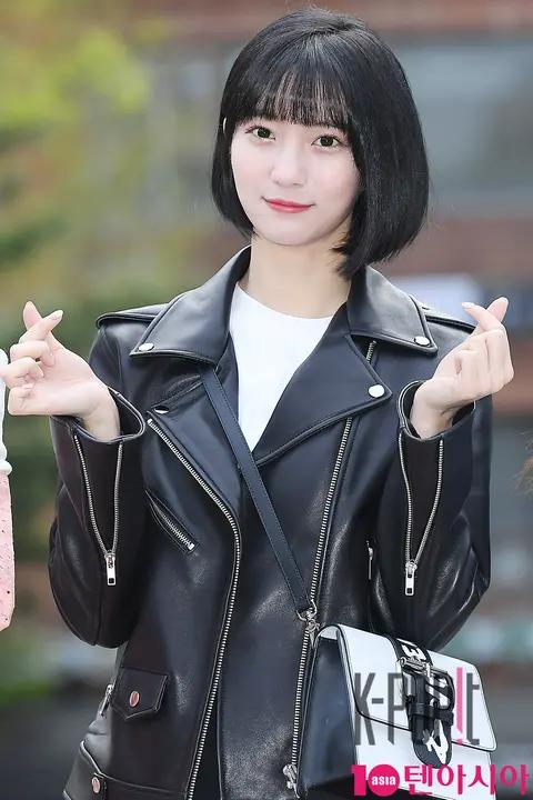 Banhana (OH MY GIRL), Bini — Music Bank Arrival