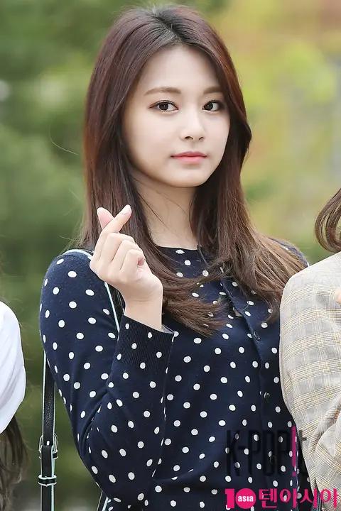 TWICE, Tzuyu (TWICE) — Music Bank Arrival
