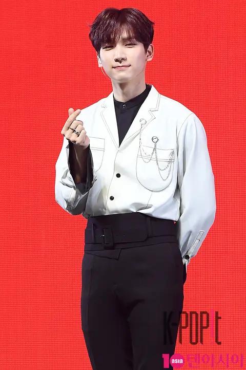 VIXX, Hyuk — VIXX Showcase