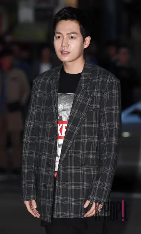 Son Seung-won — Hurrah! It's Wikiki Wrap Party